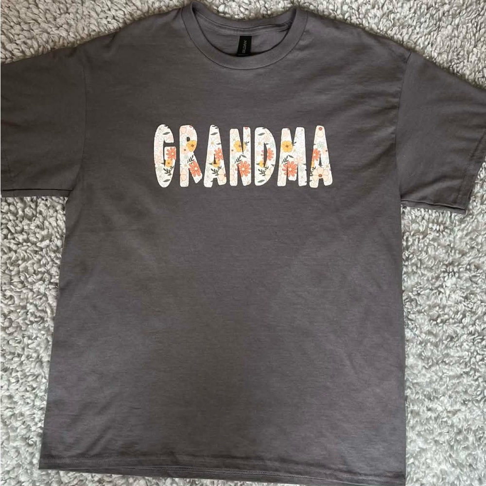Gildan Charcoal Women’s Tee with 'GRANDMA' Design w floral vinyl letters